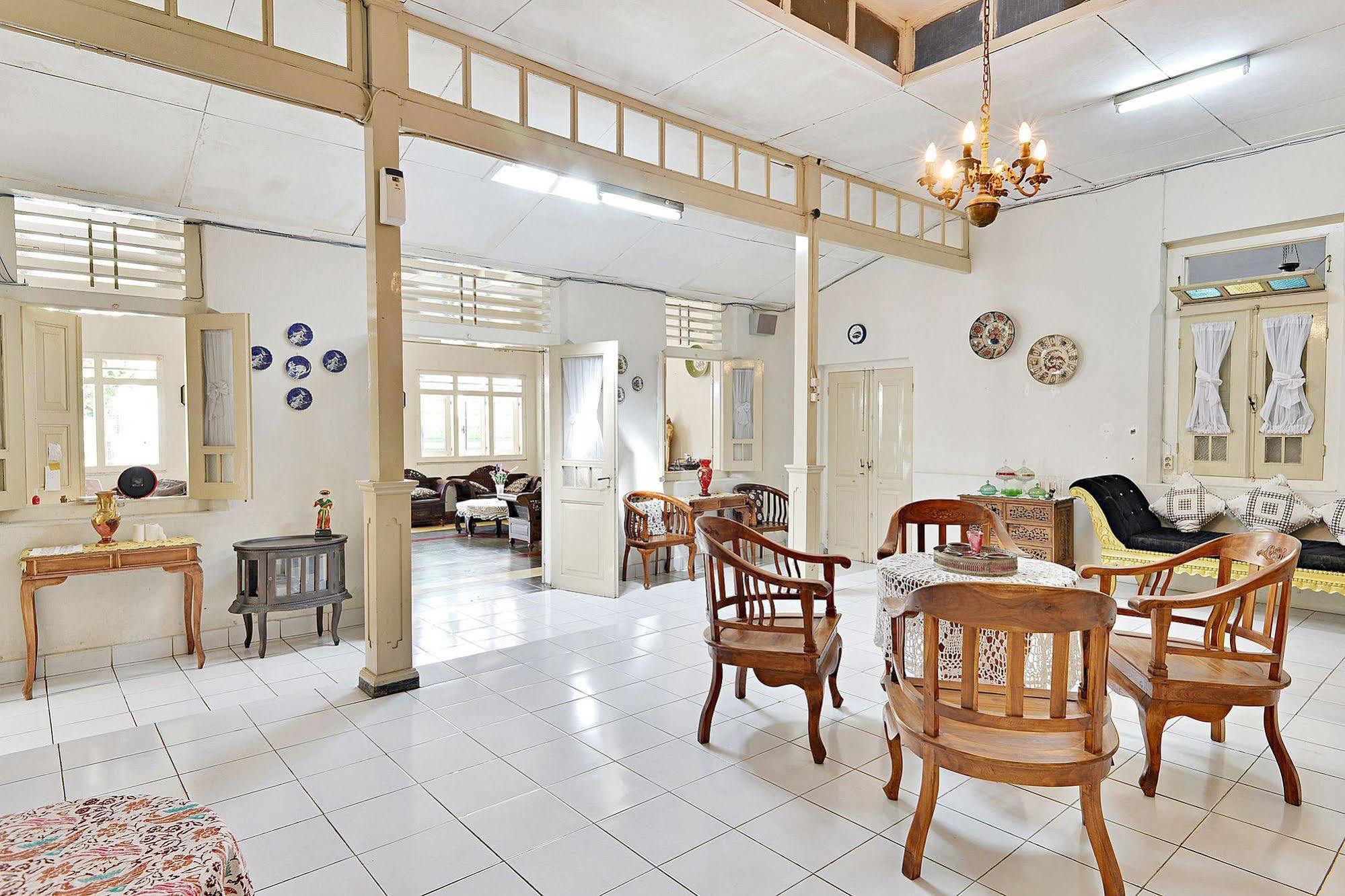Zen Rooms Panembahan Kraton Yogyakarta Esterno foto
